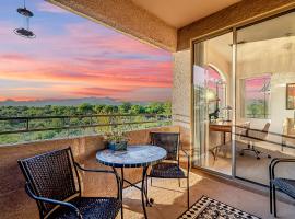 Luxury 3BD/2BA Home Near Tucson w/ Desert Views, hotel met zwembaden in Oro Valley