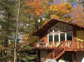 Contemporary Magic Mountain Chalet Close to Skiing, Hiking, Fun