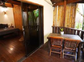 Fisheye The Rooms - Family room, hotel en El Nido