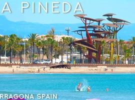 La Pineda playa, golf hotel in La Pineda