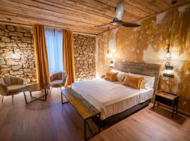 HOTEL SOMNIFABRIK: Valderrobres şehrinde bir otel