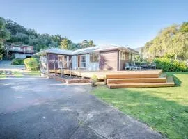 Woodills Wonderland - Akaroa Holiday Home