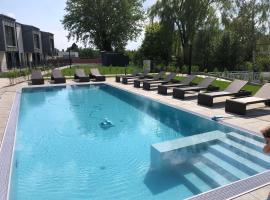 25h SPA-Residenz BEST SLEEP privat Garden & POOLs, hotel sa Neusiedl am See