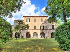 Villa Collepere Country House, hotel con estacionamiento en Matelica