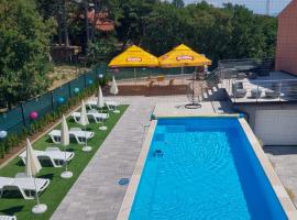 Apartments Adria, hotel v destinaci Crikvenica