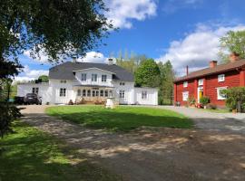 Bredsjö Gamla Herrgård White Dream Mansion, B&B i Hällefors