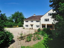 The Orchard Country House, hotel con estacionamiento en Rousdon