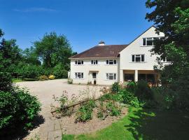 The Orchard Country House, holiday home in Rousdon