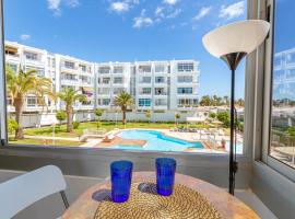 CANARIAN HOLIDAY HOME - Luxury Condo near Yumbo, lyxhotell i San Bartolomé