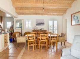 Maison pour 6 - Piscine - 750m de la plage, hotel i LʼÉpine