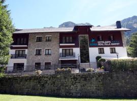 Hotel & Spa Real Villa Anayet: Canfranc-Estación'da bir otel