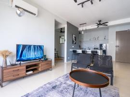Cozy 3-bedroom condo with pool 6 pax - Semarak, ξενοδοχείο στην Κουάλα Λουμπούρ