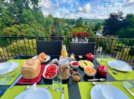 Ranmore Rise Retreat in the Surrey Hills, porodični hotel u gradu Dorking