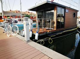 La Maison Bateau Sotogrande: San Roque'de bir tekne