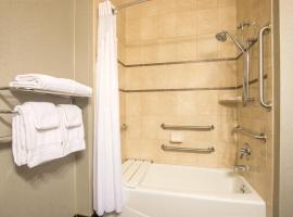 卡斯帕爾I-25快捷假日酒店，卡斯帕爾的飯店