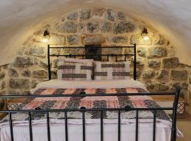 Tarihi ulu cami yanı Tarih çift kişilik oda, hotel in Mardin