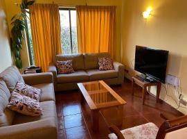 Casa confortable, campo y playa, hotel en Buchupureo