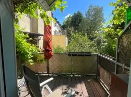 Duisburg FeelHome, Flughafen nah,3-Schlafzimmer, Dusche ebenerdig, Zentral, WiFi, Ground Floor