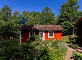 Viesnīca Super cozy cottage in Sunnaryd on the east side of lake Bolmen pilsētā Bredaryd