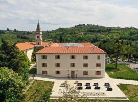 Stella Maris pastoral home, hotel en Strunjan