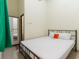 KoolKost Syariah near LRT Boulevard Selatan Station - Minimum Stay 6 Nights, khách sạn ở Kelapa Gading, Jakarta