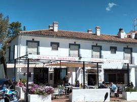 HOSTAL MONCADA, guest house in Gaucín