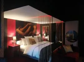 Suite Gatsby - balançoire et baignoire duo - Luxe et charme - climatisation