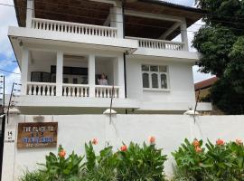 The Place to B&B - The Poolhouse, hotel cerca de Oyster Bay Shopping Centre, Dar es Salaam