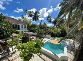 KIMA Serviced Beach House & Suites, hotel v destinaci Bwejuu