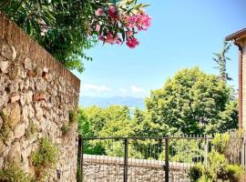 Appartamento Paolo & Francesca, hotel com estacionamento em Verucchio