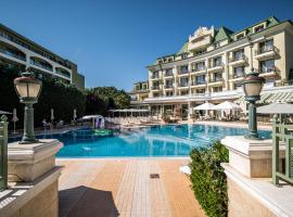 Romance Hotel and Family Suites, hotel em St. Constantine and Helena