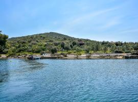 House Soline, khách sạn ở Tkon