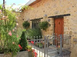 Courtyard Cottage at Stepps House