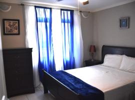 The president room 5 minutes to Devon House 6 strathairn Avenue Kingston，金斯敦的B&B