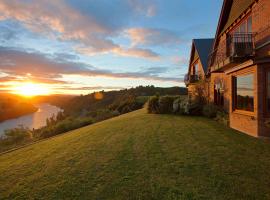 Lake Karapiro Lodge, hotel with jacuzzis in Tirau