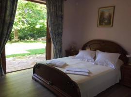 Platanus Gardenhouse, hotel in Anavissos