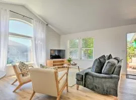 Close to Parks and Brews Sunny Grants Pass Apt!
