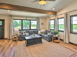 Charming Lodi Retreat Walk to Local Wineries, hotel v destinaci Lodi