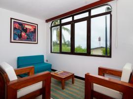 Galapagos Apartments - Bay View House, hotel i Puerto Ayora