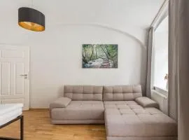 Servus at Naschmarkt II