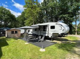 American Camping im US-Wohnwagen, campsite in Brandenburg an der Havel