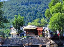 AM Una Lux House, hotel a prop de Železnička Stanica Račić, a Bihac