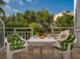 Patrinos Studios, hotel din Alikanas