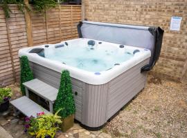 Burgess Beach House, hotel with jacuzzis in Caister-on-Sea