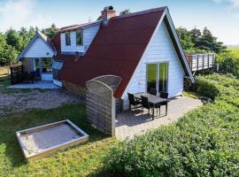 7 person holiday home in Lemvig, hotelli kohteessa Trans