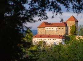 Rooms & Apartments Podsreda Castle, Ferienwohnung in Podsreda