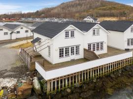 Idyllisk sjøhus på Naurstad, feriebolig ved stranden i Bodø