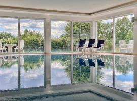 Friesenhof Hotel-Restaurant-Reitanlage, hotelli Trassenheidessä