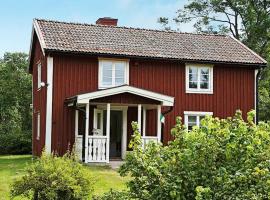 5 person holiday home in LOFTAHAMMAR, hotel v mestu Loftahammar