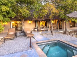 Villa Mushara, hotel az Etosha Nemzeti Park Namutoni bejárata környékén Namutoniban